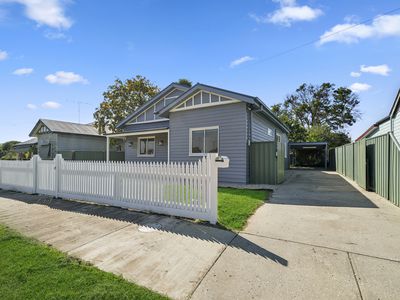 42 Oak Street, Seymour