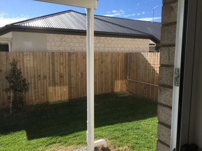 1 / 36 Marmoset Parade, Dakabin