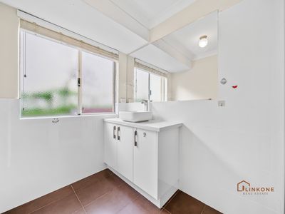 2 / 94 Hobbs Avenue, Como