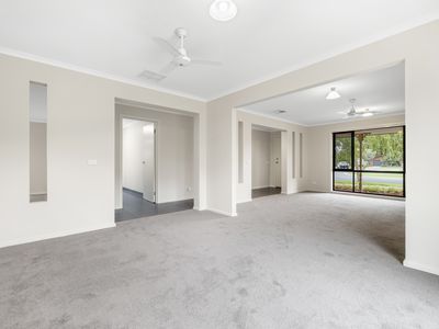 5 Glebe Drive, Sale
