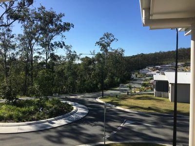 1 / 38 Gullwing Street, Upper Coomera