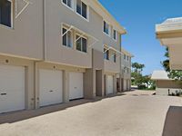 10 / 2 Box Street, Buderim