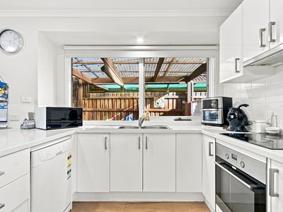 6 Rachel Court, Sale