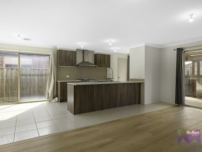 22 Nobel Drive, Cranbourne West