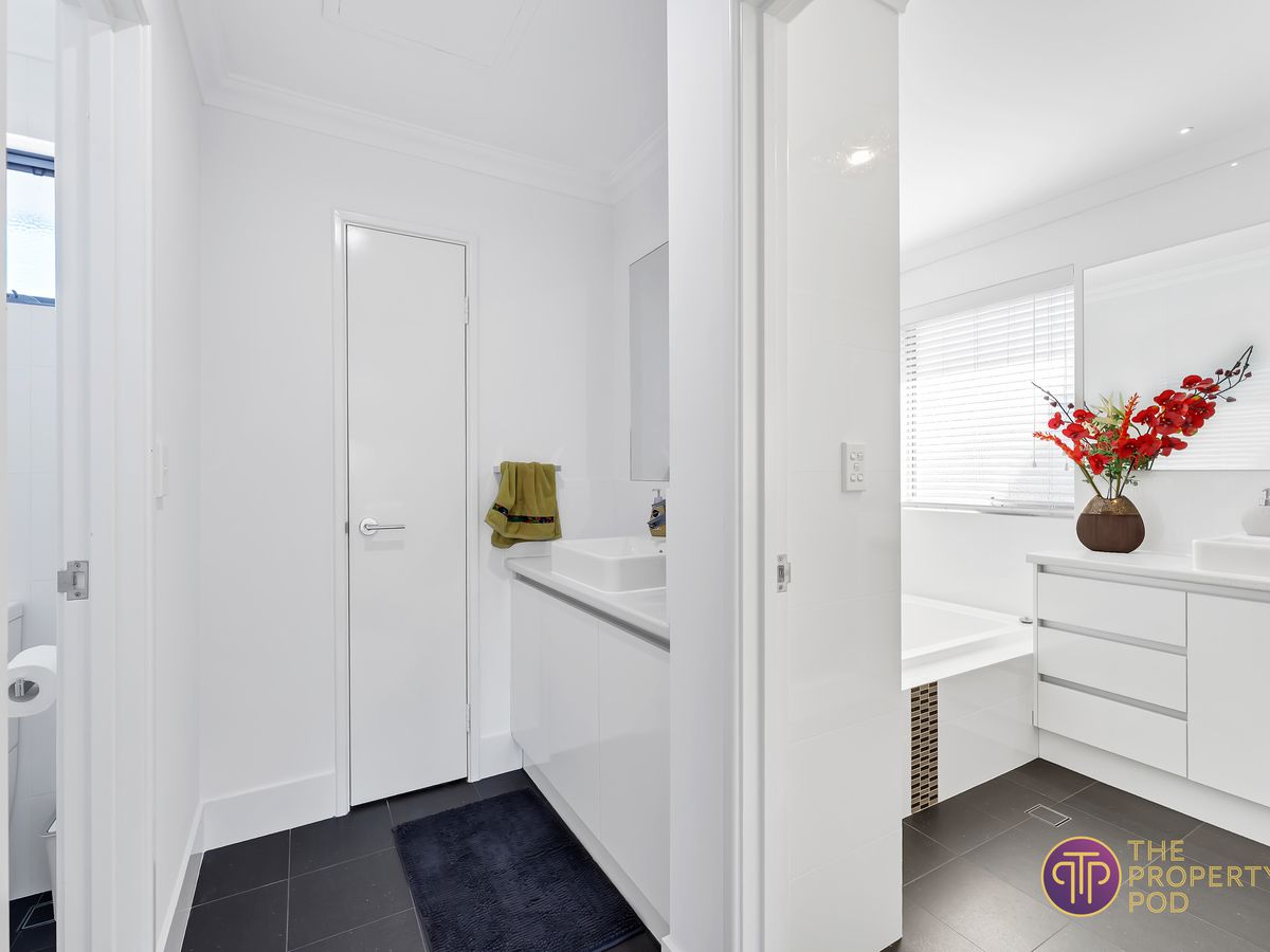 11 The Grandstand, Harrisdale