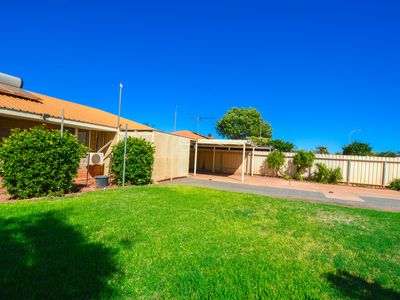 4 Yanderra Crescent, South Hedland