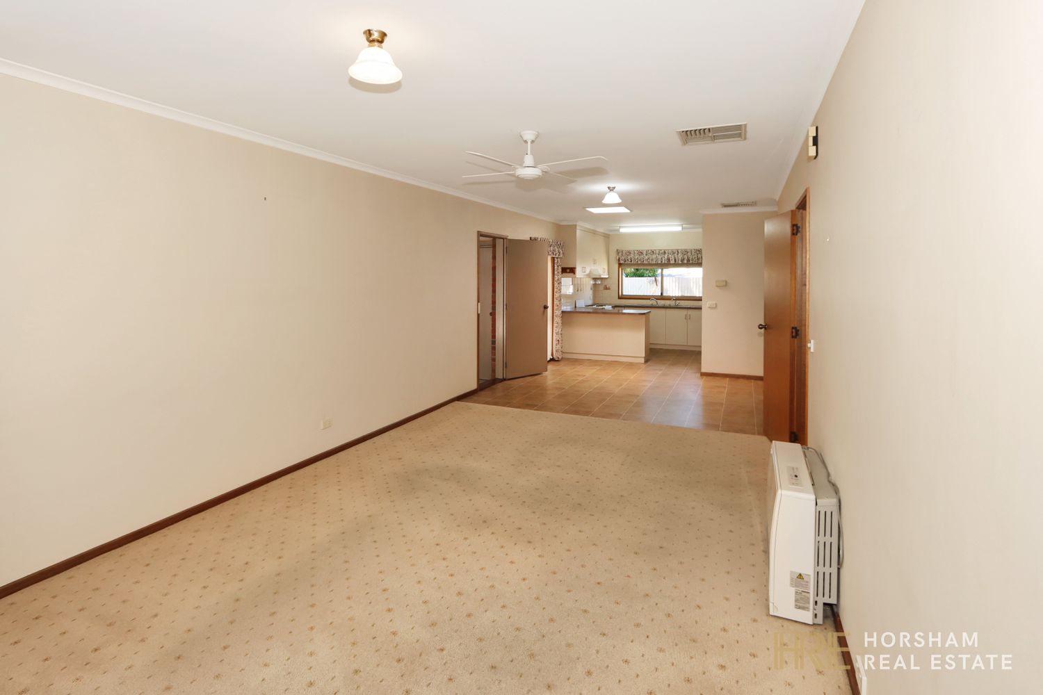 2 / 5 George Street, Horsham
