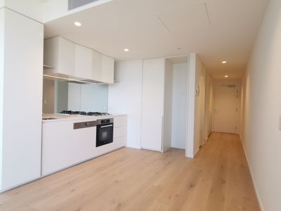 2807 / 18 Hoff Boulevard, Southbank