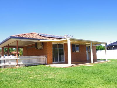 11 Flinders Close, Dubbo