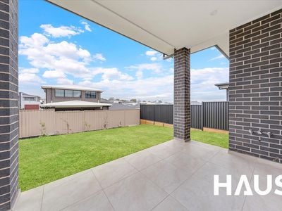 37 Flying Fox Circuit, Oakville