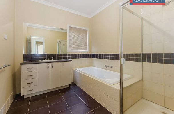 25 The Garlands, Craigieburn