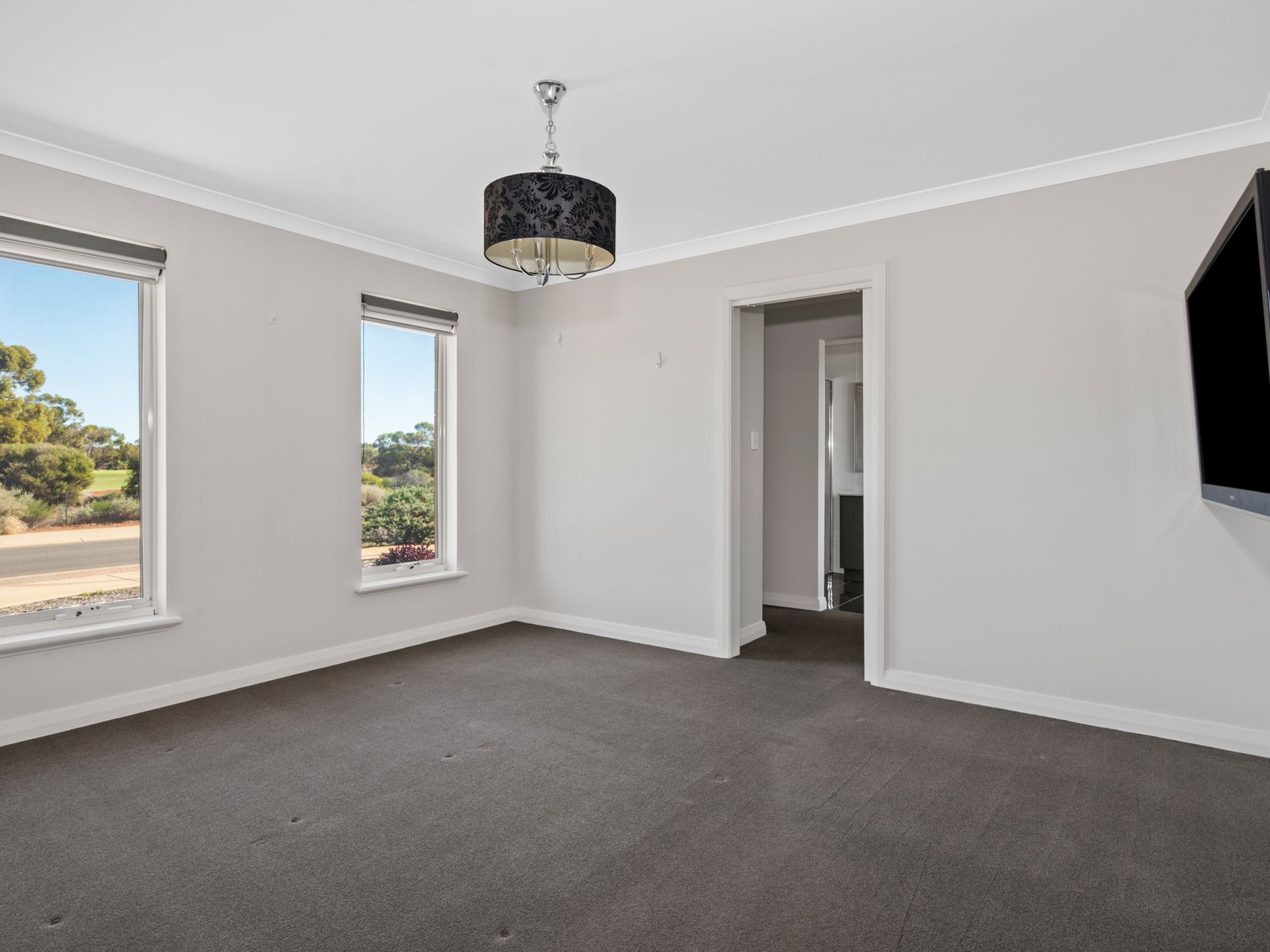102 Aslett Drive, Karlkurla