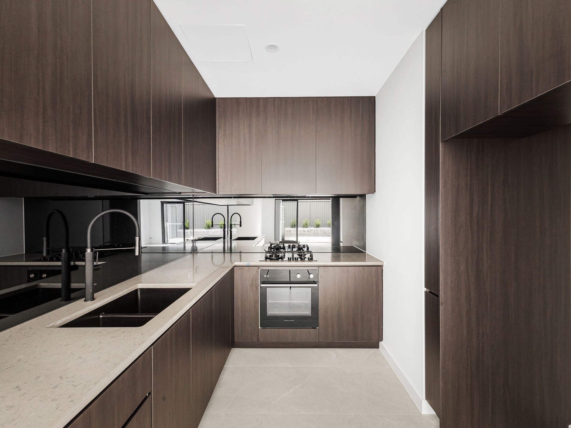 15 / 2-8 Bando Road, Girraween