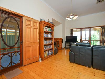 11 Bourke Street, Piccadilly