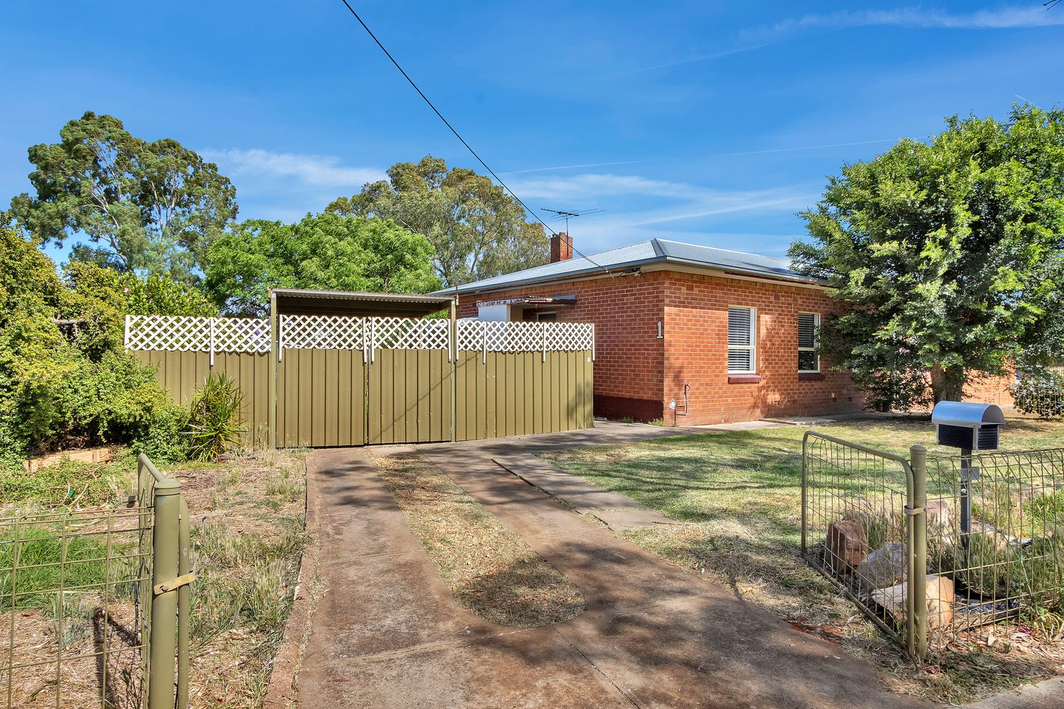 1 Witney Street, Evanston ChristieRoberts Real Estate