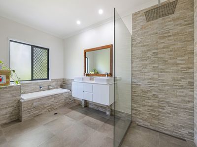 10 Karanne Drive, Mooloolah Valley