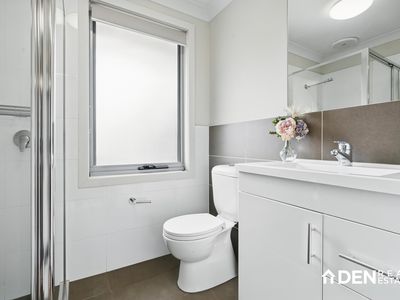 2 / 12 First Street, Kingswood