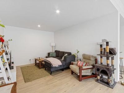 27 Jubilee Avenue, Success