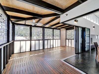 6 WHALE COURT, Woodgate