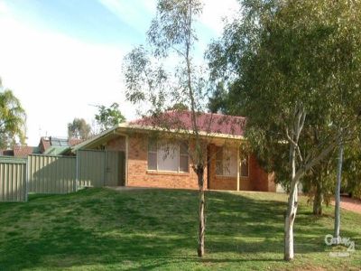 1 / 39 Bell Ave, Dubbo