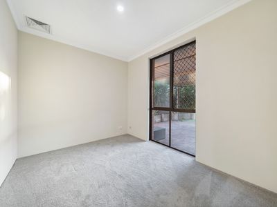 24 Hackettiana Avenue, South Lake