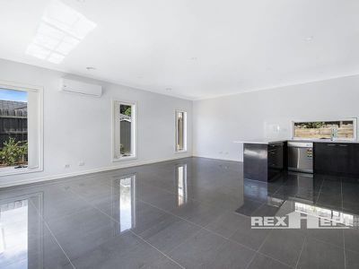8 Pistachio Close, Hampton Park