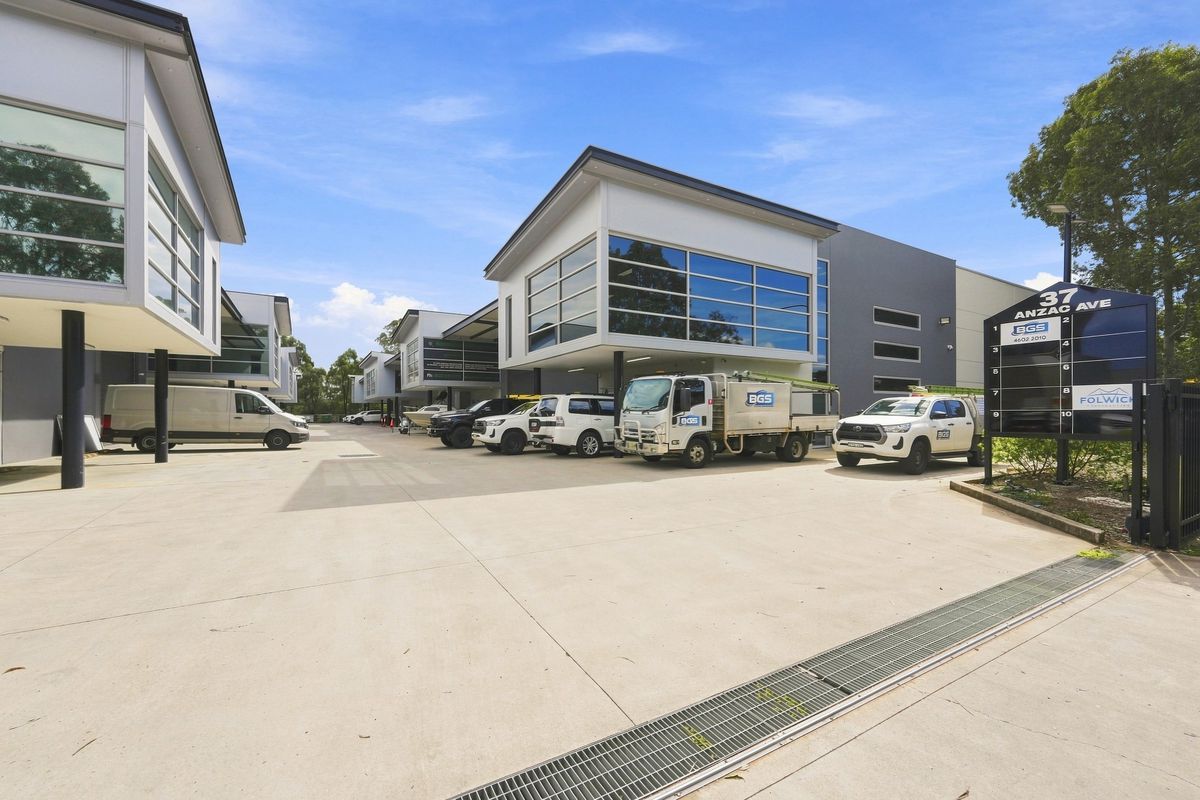 2 / 37 Anzac Avenue, Smeaton Grange
