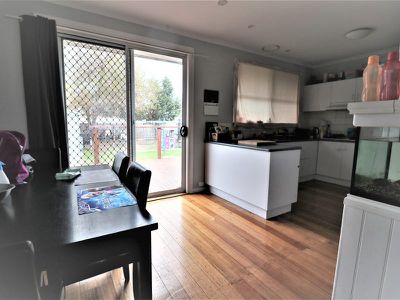 49 Sinclair Cres, Seymour