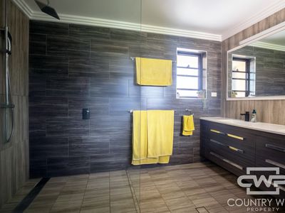 409 Gwydir Highway, Glen Innes