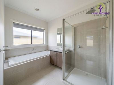 10 Amphitrite Way, Armstrong Creek