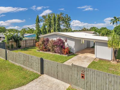 42 Cambrian Avenue, Smithfield