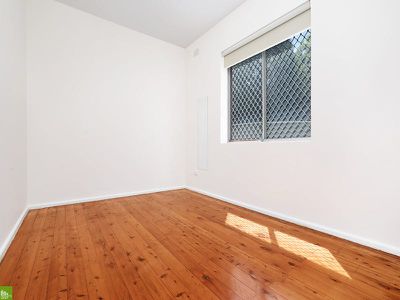 2 / 11 Reserve Street, West Wollongong