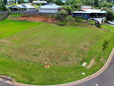 2 Walker Close, Yungaburra