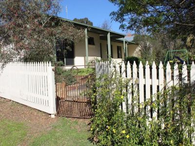 4 Fryers Road, Chewton