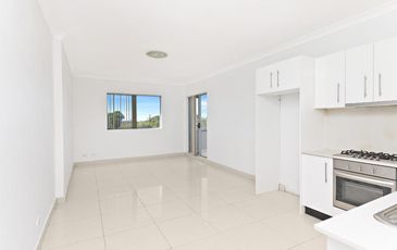 25 / 139 Waterloo Road, Greenacre