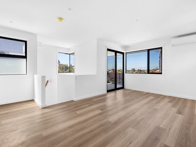 1 / 12 Irvine Crescent, Brunswick West