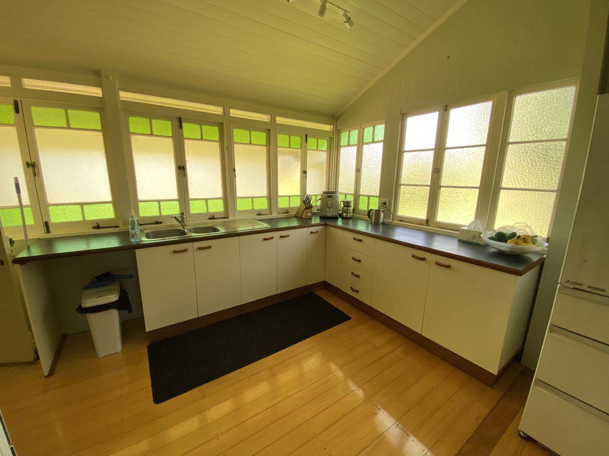 138 Pinnacle Pocket Road, East Barron