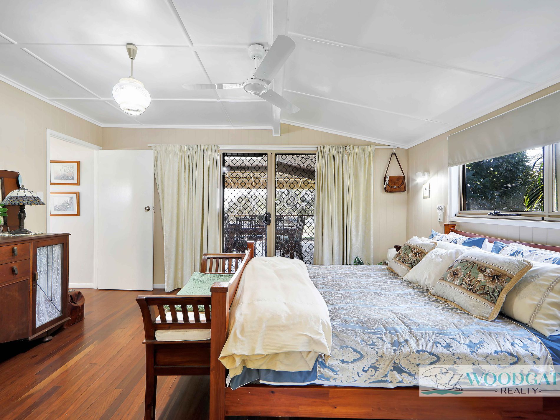 104 Esplanade, Woodgate