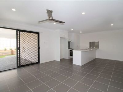 2 / 1 O'Reilly Drive, Coomera