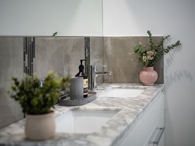 1 / 60 Allison Avenue, Riverside