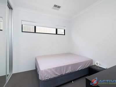 76 Wisteria Parade, Edgewater