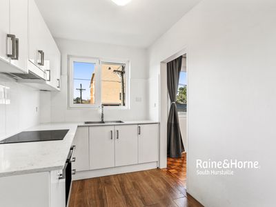 1 / 35 The Avenue, Hurstville