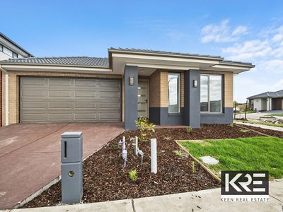 2 Ironstone Street, Cranbourne East