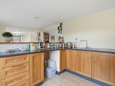 18 Crichton Road, Mount Seymour