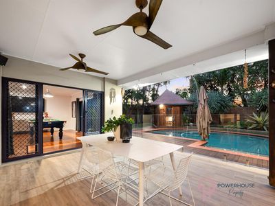 10 Talburpin Esplanade, Redland Bay