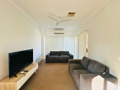 2 / 5 Rose Street, Moranbah