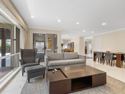 21 Tranquility Circuit, Helensvale