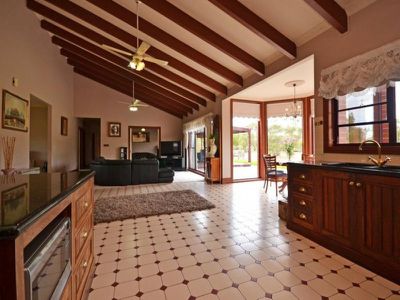 135 Barnes Boulevard, Horsham