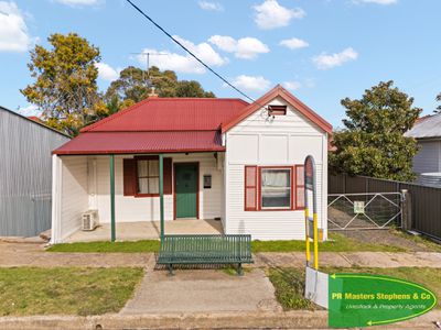 2 Main St           , Lyndhurst