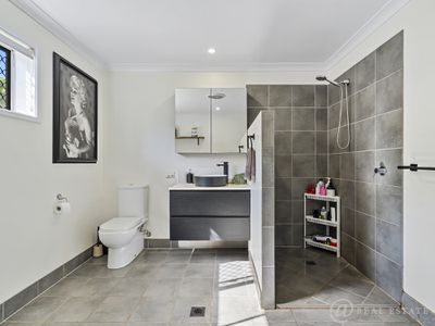 101 Clayton Road, Lammermoor